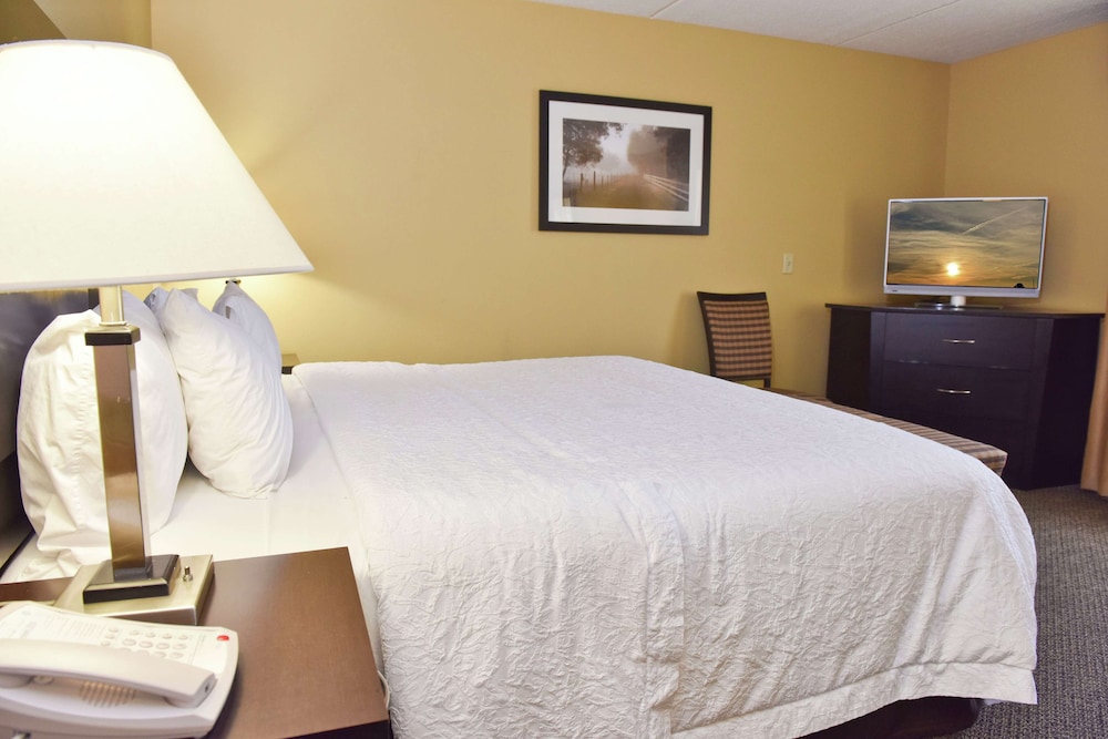 Hampton Inn & Suites Alexandria LA 12/47