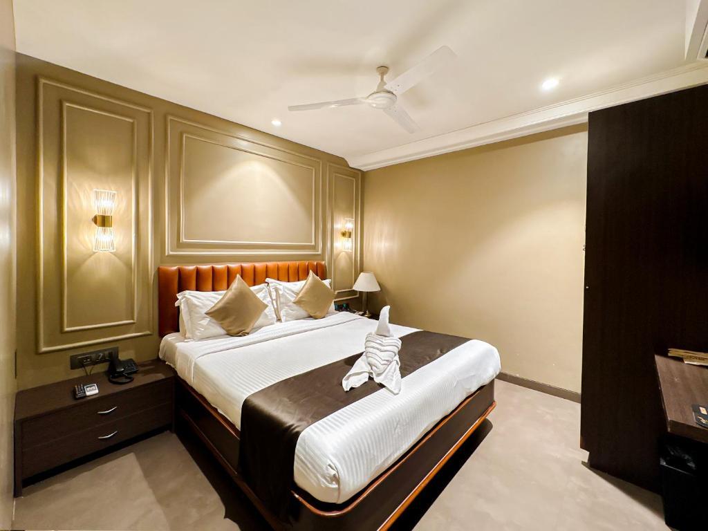 Super, Deluxe, Double Bed