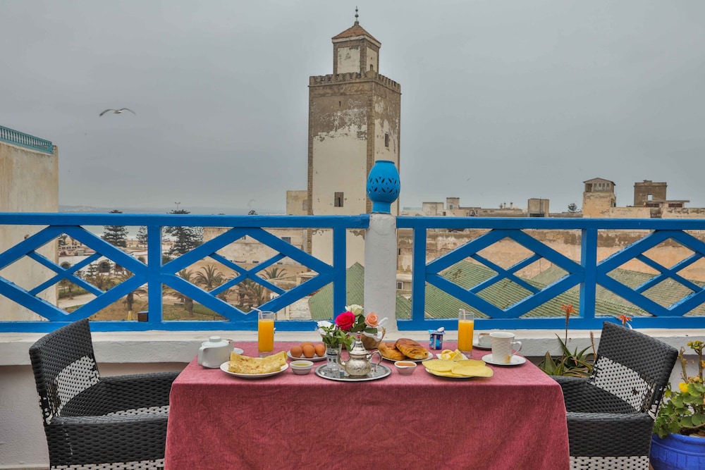 Riad Nakhla 53/62