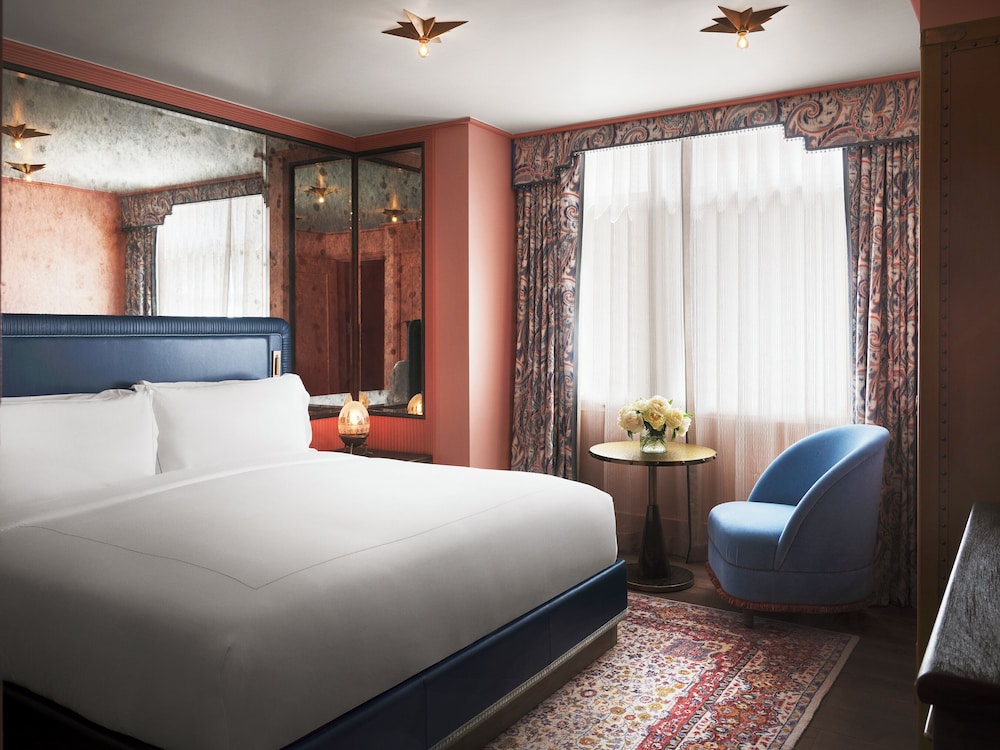 Suite, King Bed, Parlor, Sofa