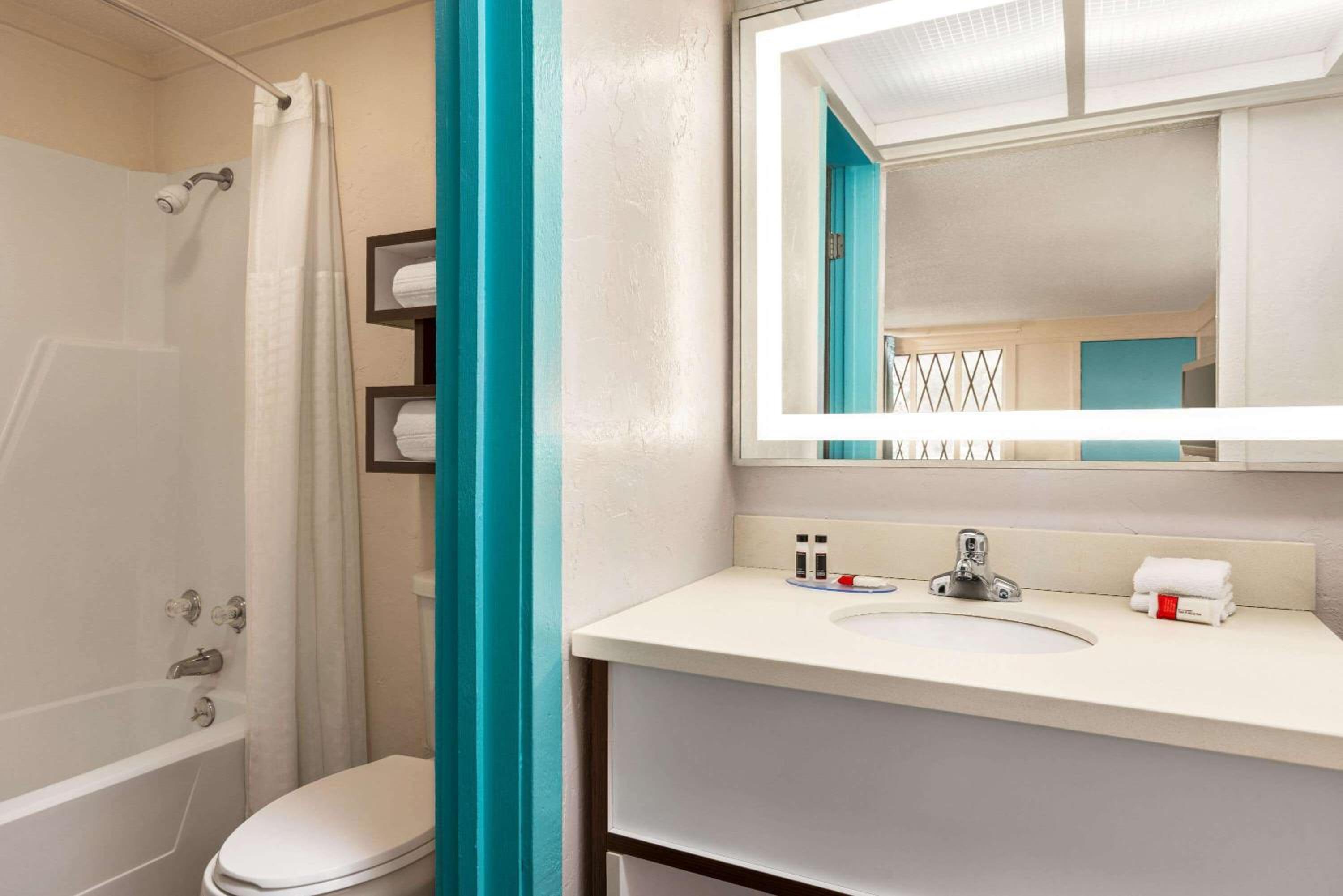 Howard Johnson by Wyndham Dover 44/50