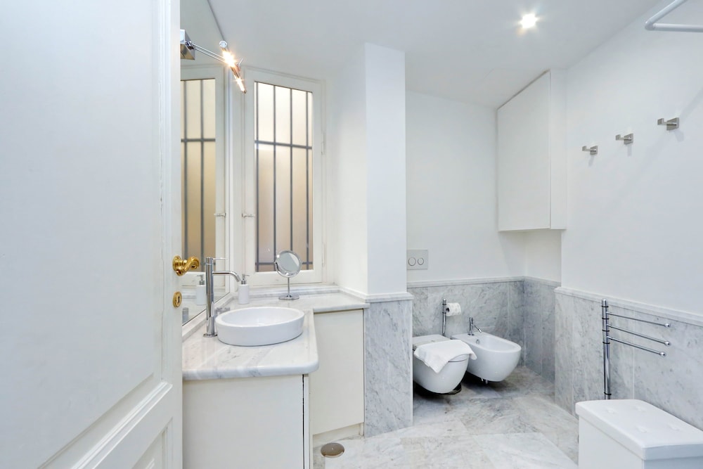 Prestigious Apartment Via Veneto 26/28
