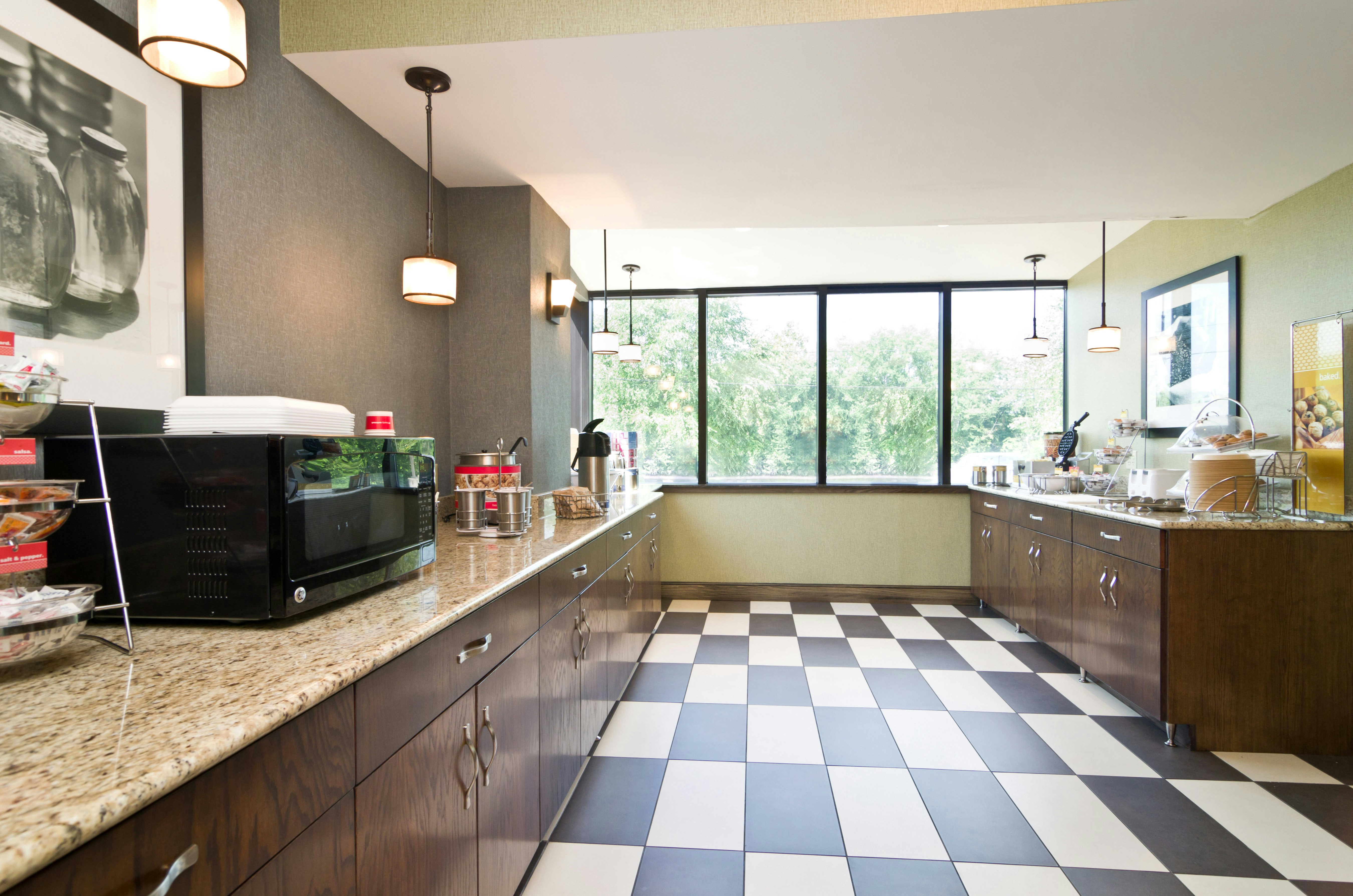 Hampton Inn New Philadelphia 6/44