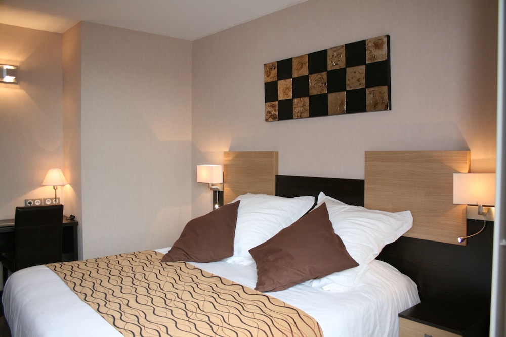 Hotel The Originals Super-Besse Est Auberge de la Petite Ferme 7/31