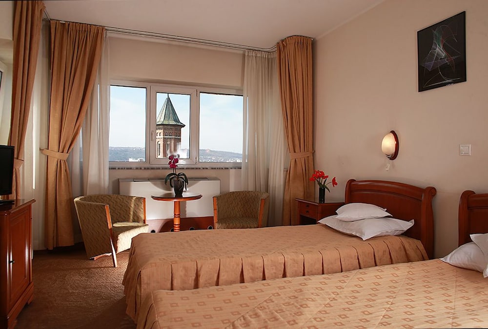 Hotel Moldova 34/80