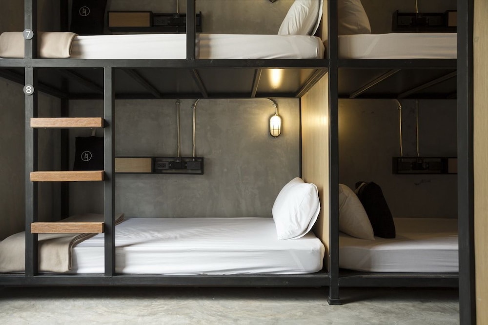 Bed Station Hostel 14/65