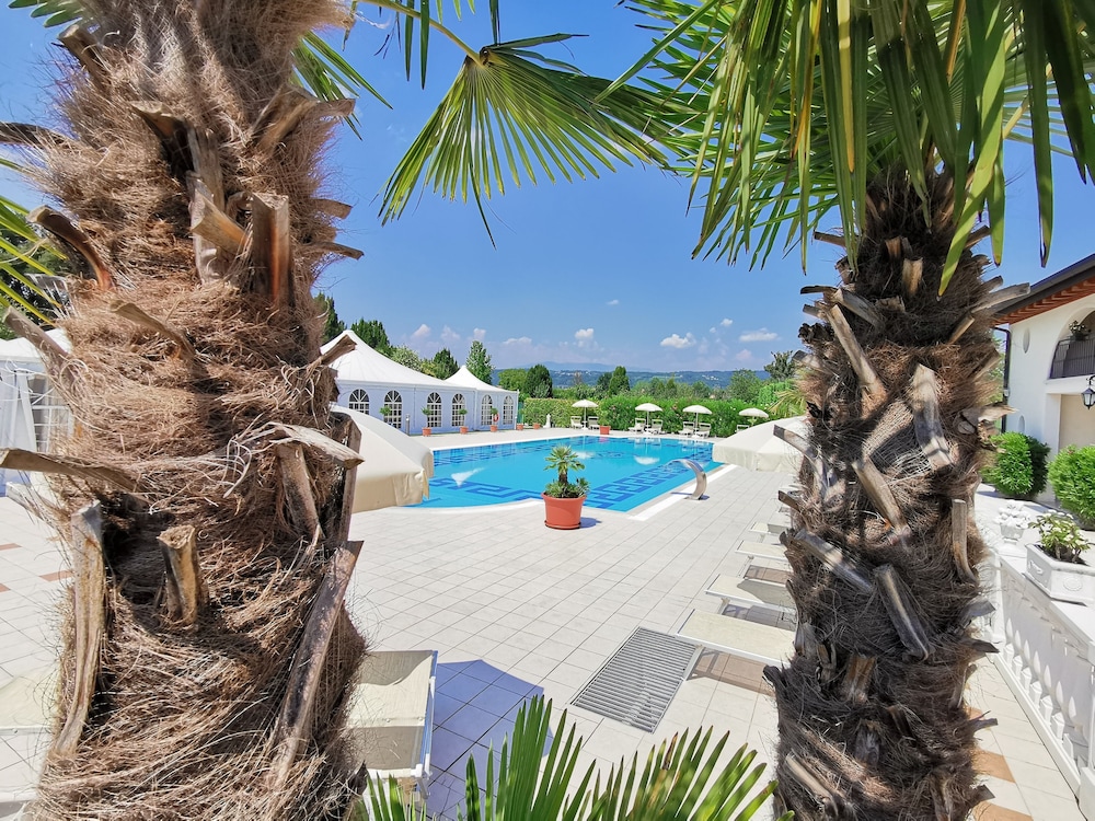 Villa Serena 27/36