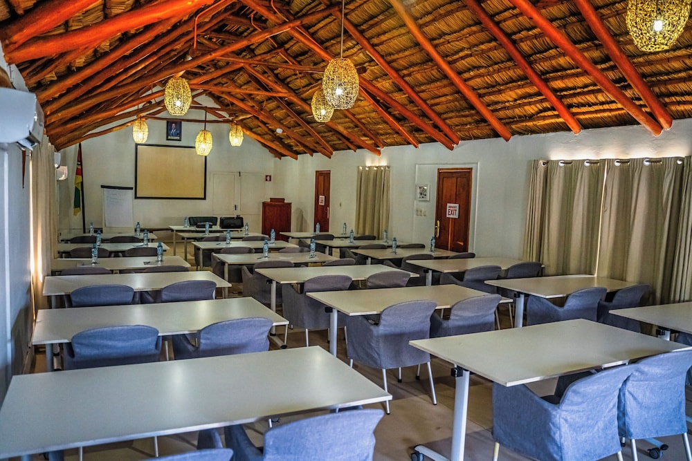 Vilanculos Beach Lodge T 37/50