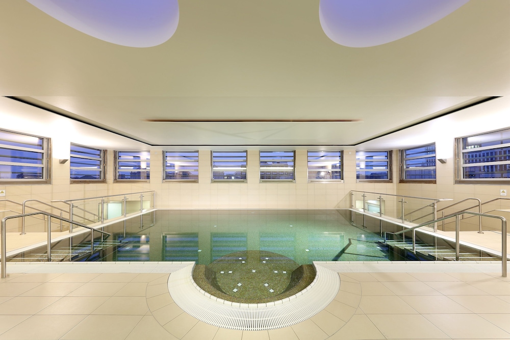 swimming pool spa