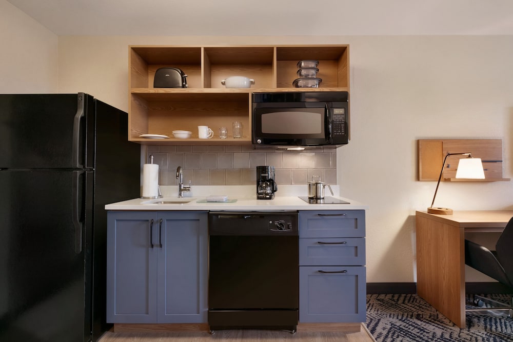 Candlewood Suites Springfield, an IHG Hotel 42/47
