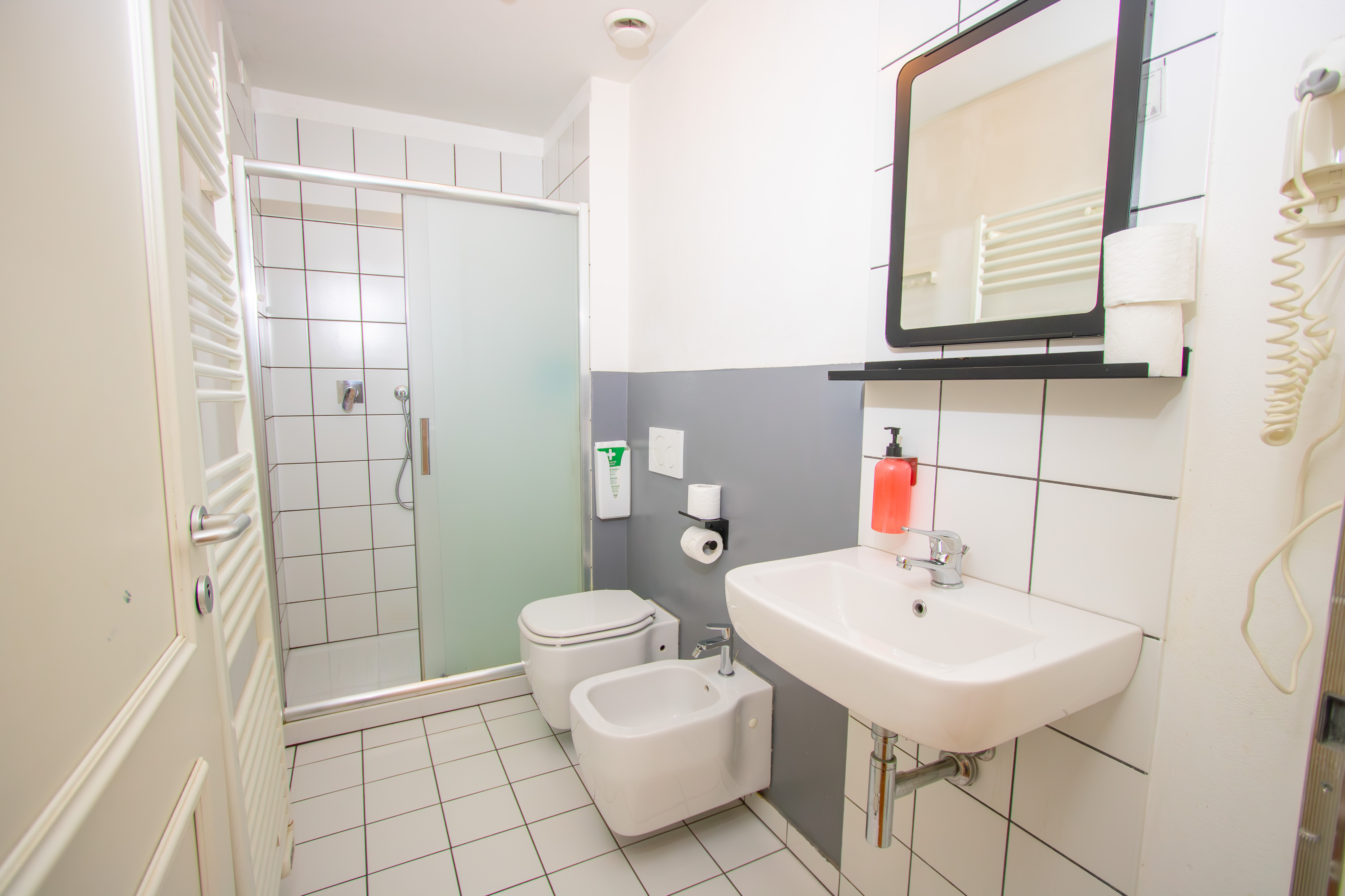Private, 8 Beds