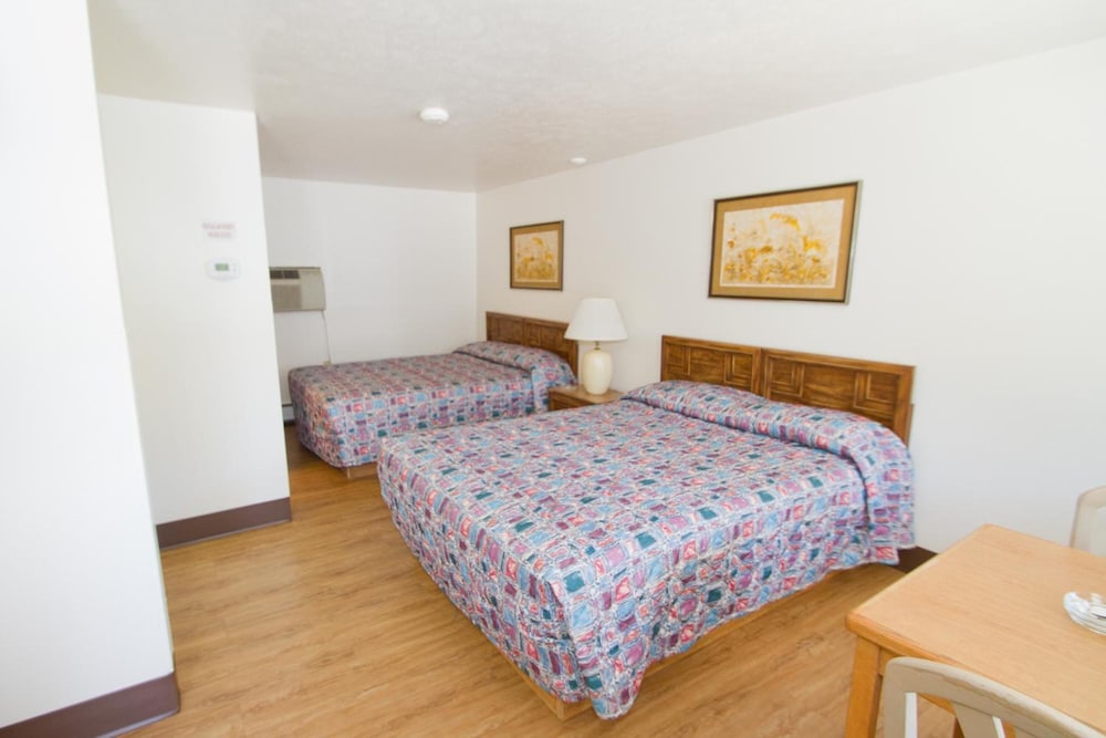 Brooks Street Motor Inn 6/30