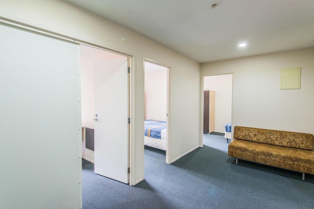 Empire Apartments 21/67