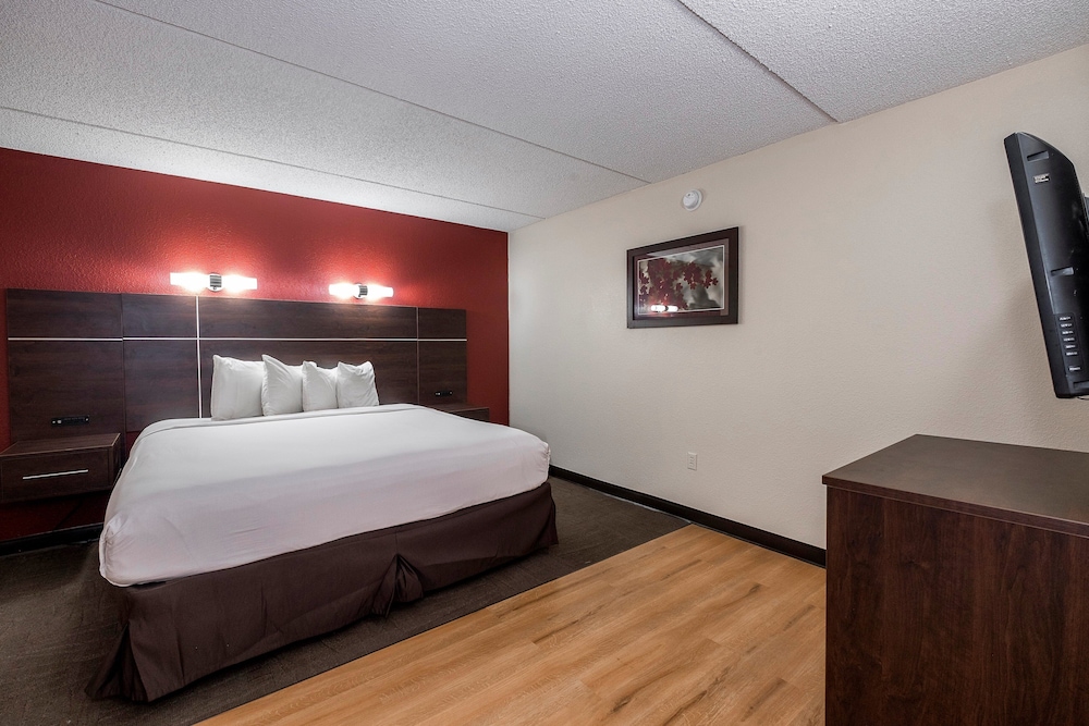 Red Roof PLUS & Suites Knoxville West - Cedar Bluff 22/51