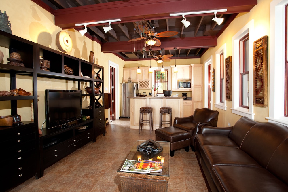 Hermosa Cove Villa Resort and Suites 30/39