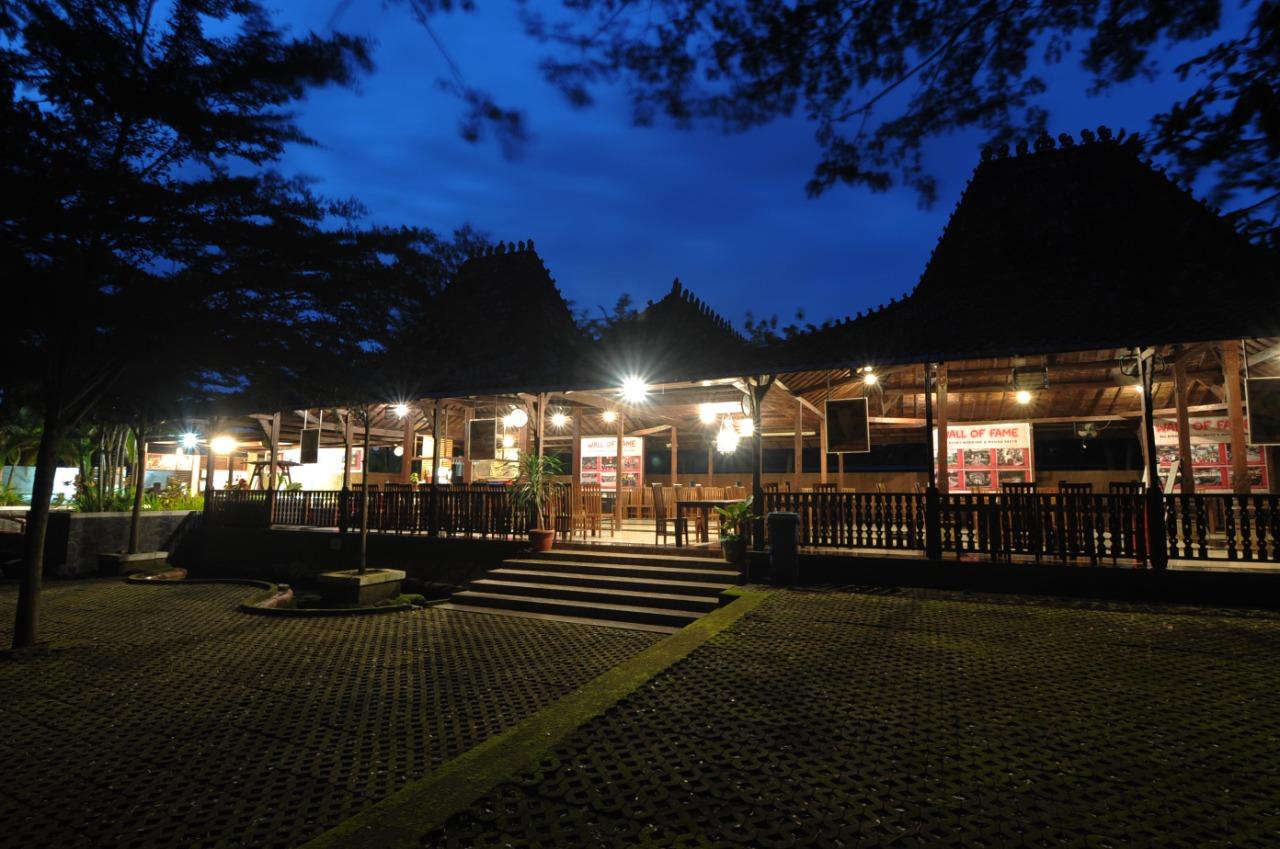Grand Master Hotel Purwodadi 4/42