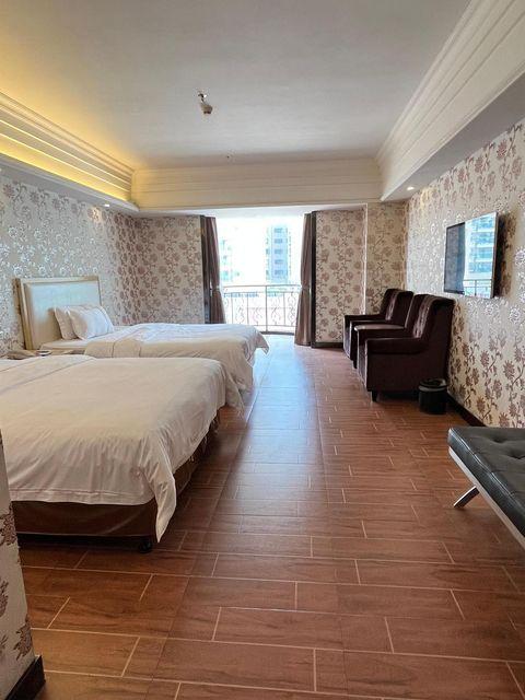 Exceptional, 2 Double Beds