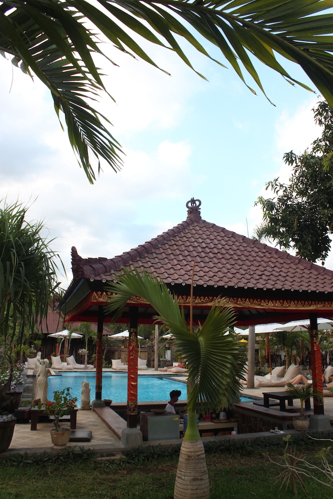 Tirta Sari Bungalows 6/66