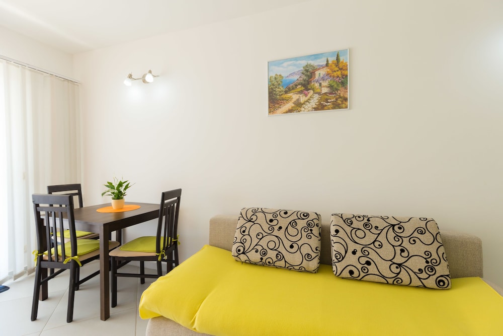 Apartments Mandy 16/44