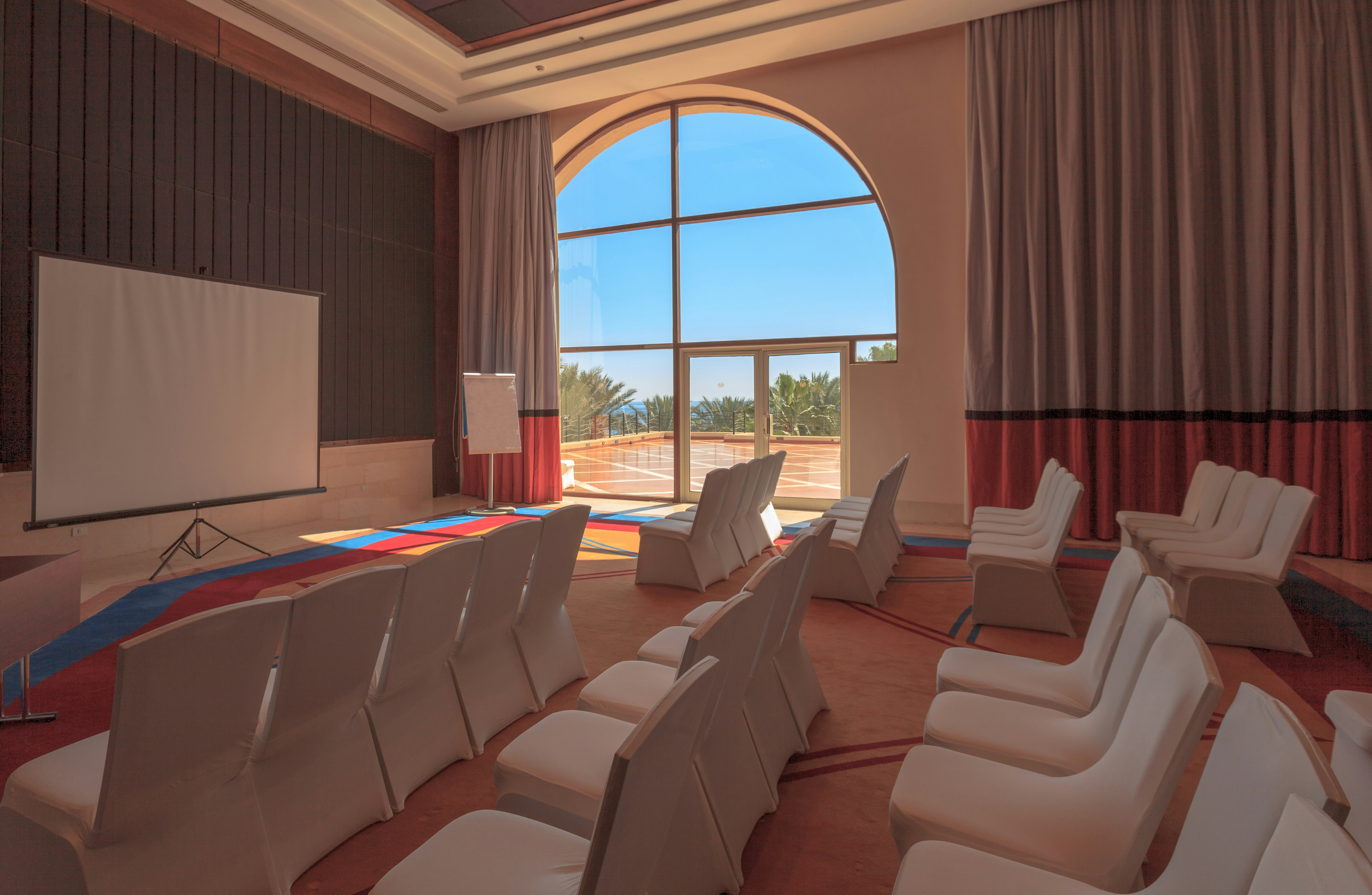 GRAND ROTANA RESORT AND SPA 37/50