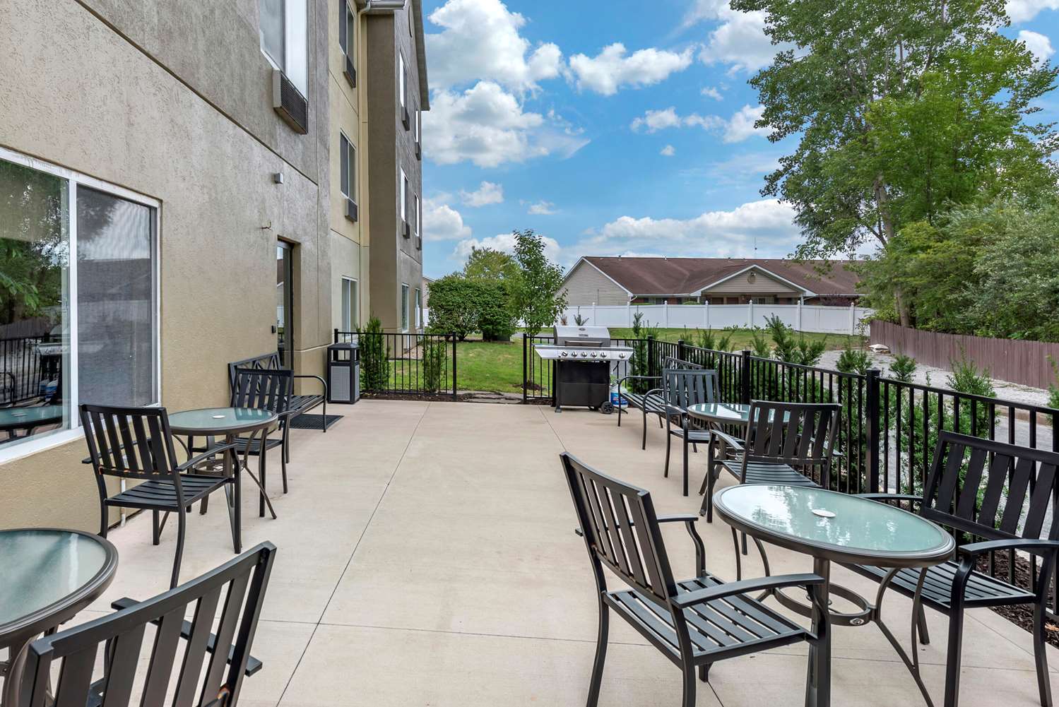 Comfort Suites Auburn Near I-69 8/15