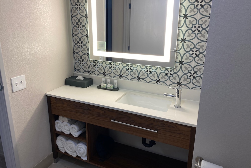 La Quinta Inn & Suites by Wyndham Safford Copper Valley 19/21