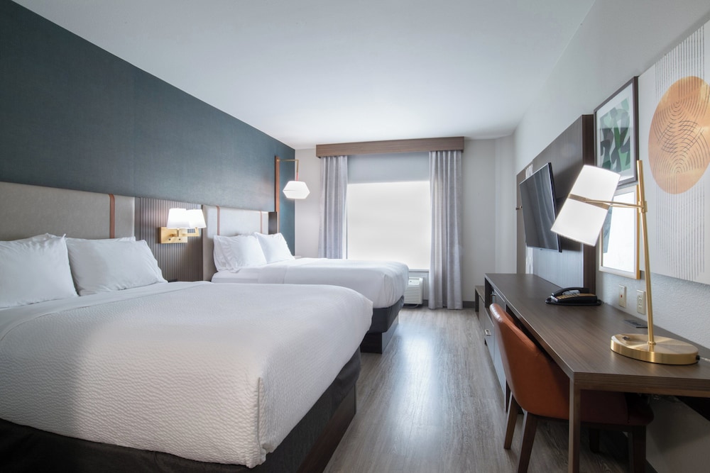 Standard, 2 Queen Beds