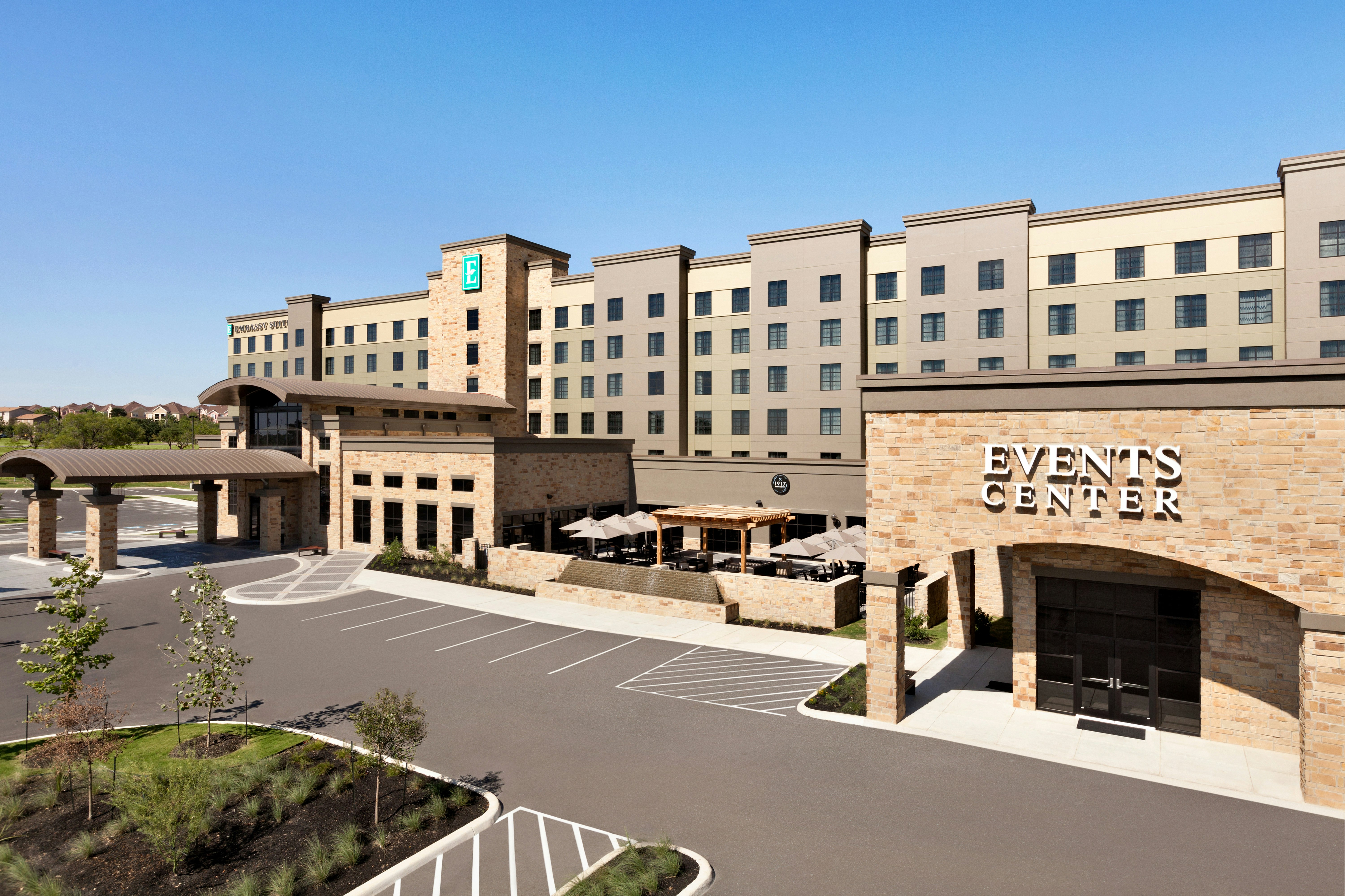 Embassy Suites By Hilton San Antonio Brooks Hotel & Spa 66/67