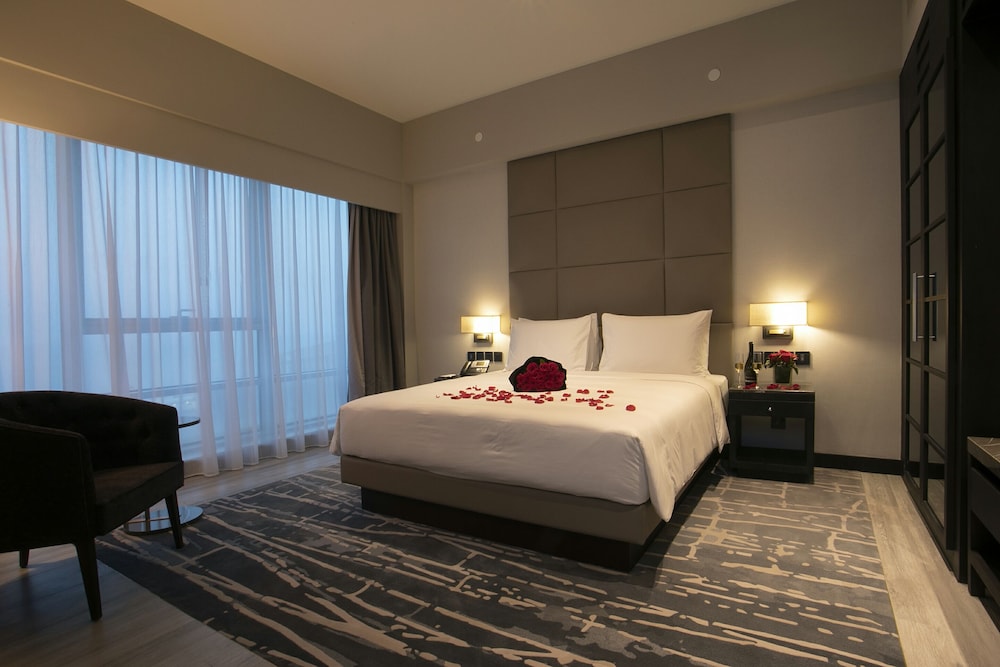 Hyatt Regency Al Kout Mall 26/70