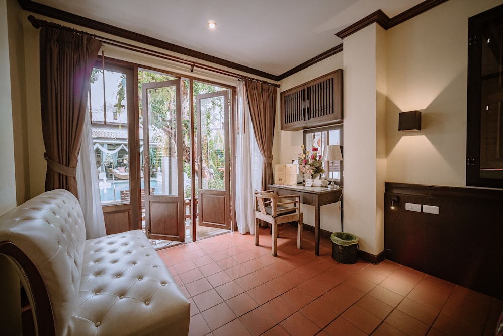 Baan Huen Phen 37/69
