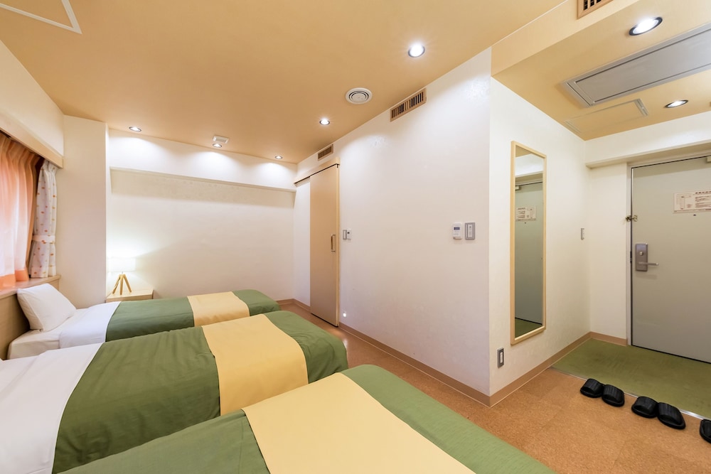 Akasaka Yoko Hotel 31/65