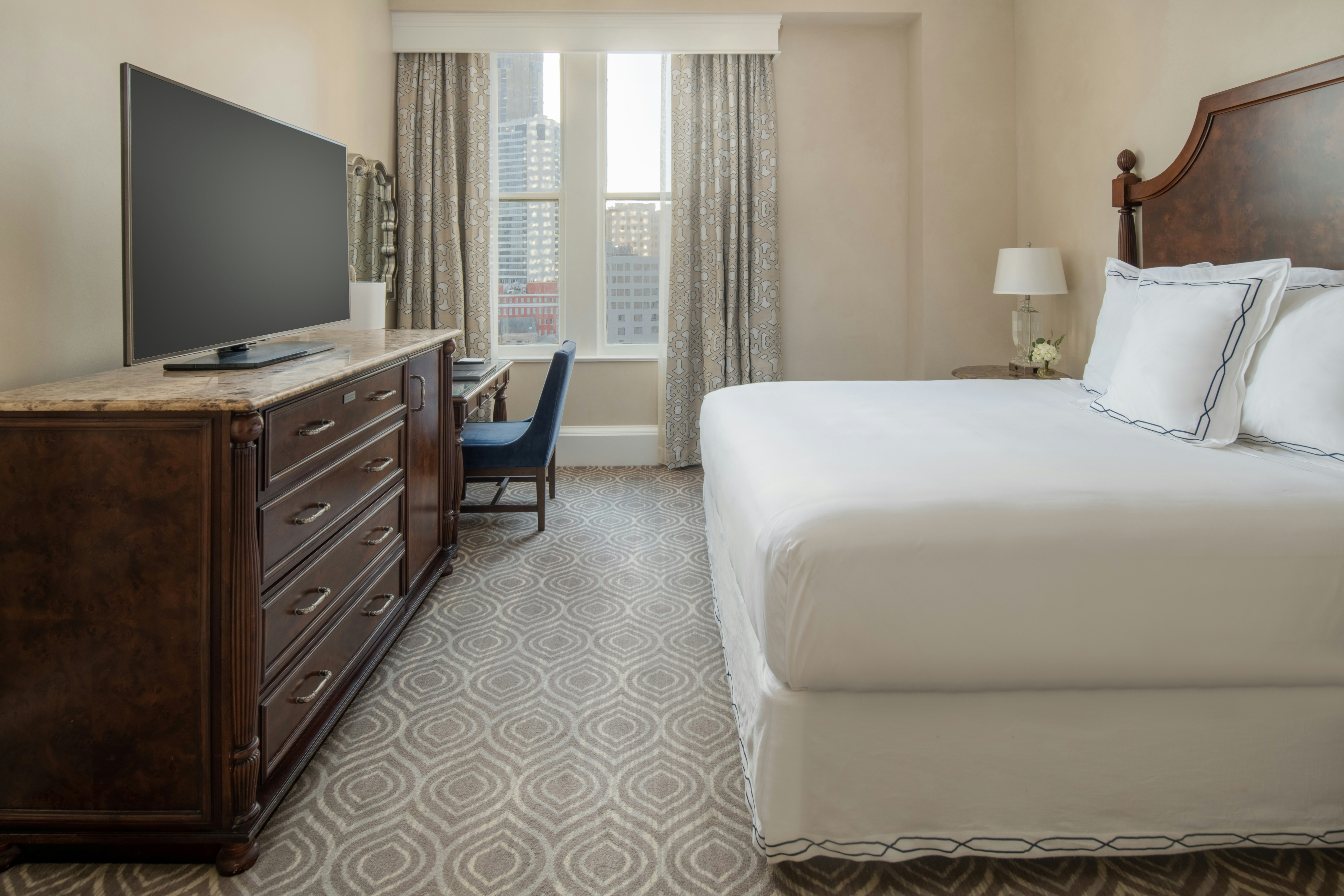 PURE, WELLNESS, KING BED