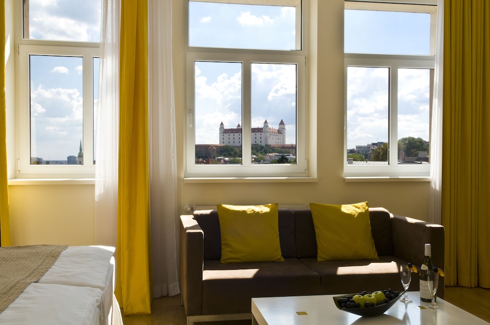 Mamaison Residence Sulekova Bratislava 50/50