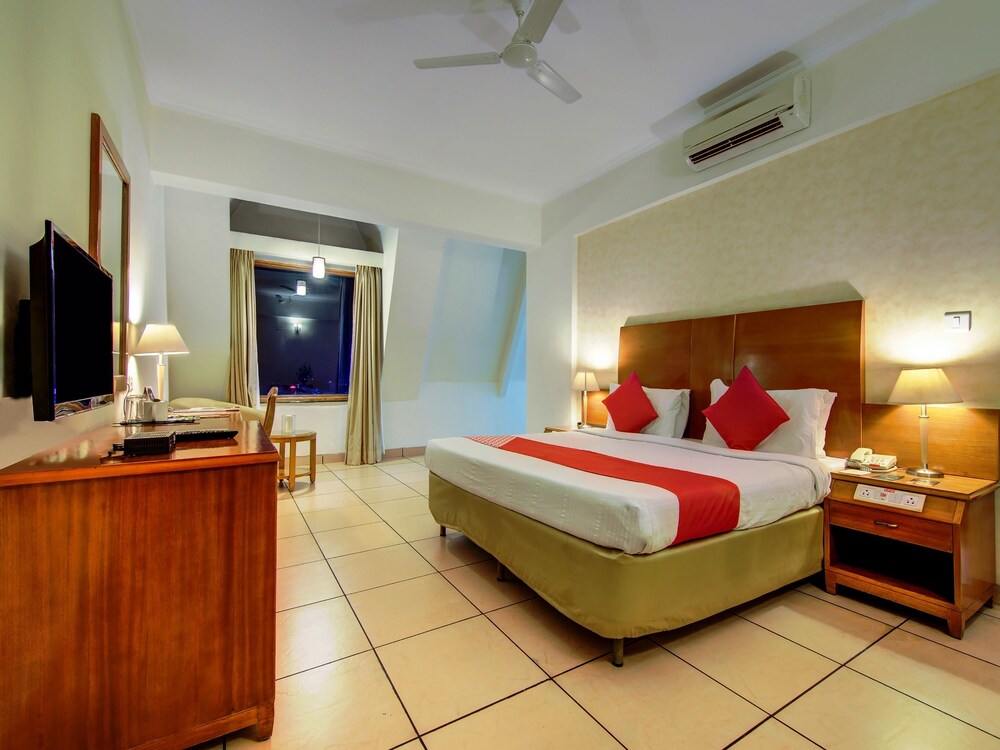 Sai Vishram Business Hotel 8/50