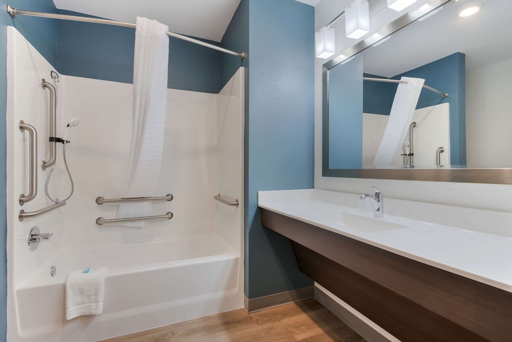 WoodSpring Suites Tamarac 49/50