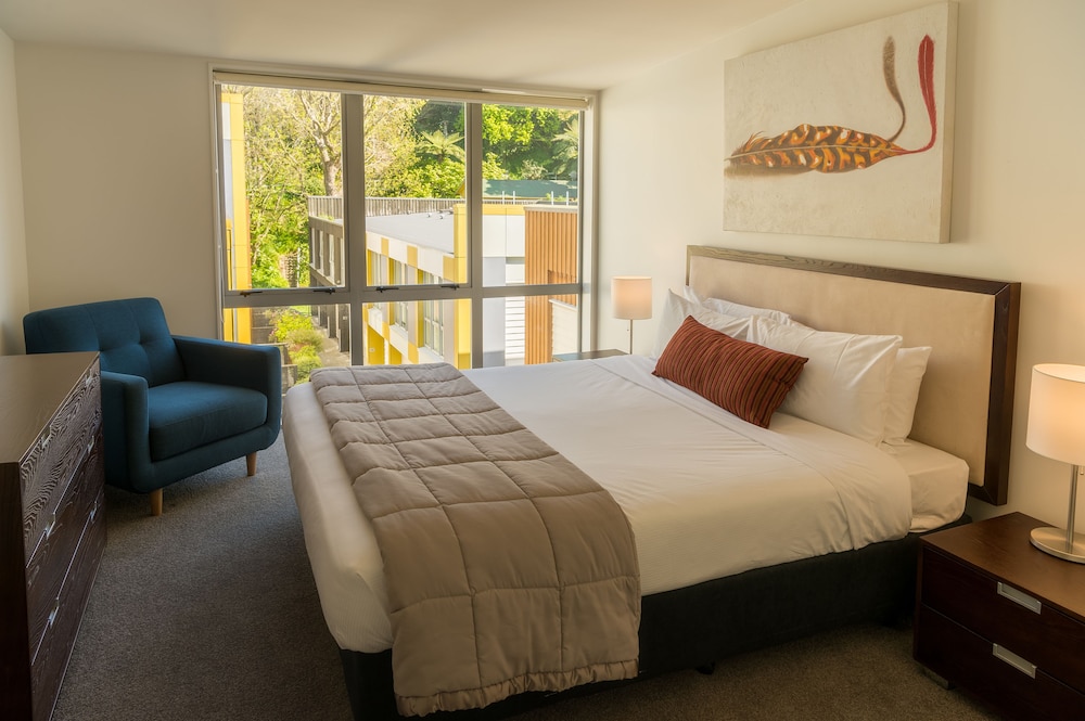 Boulcott Suites 25/70