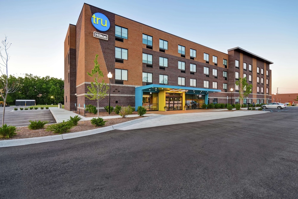 Tru by Hilton Sterling Heights Detroit 1/41