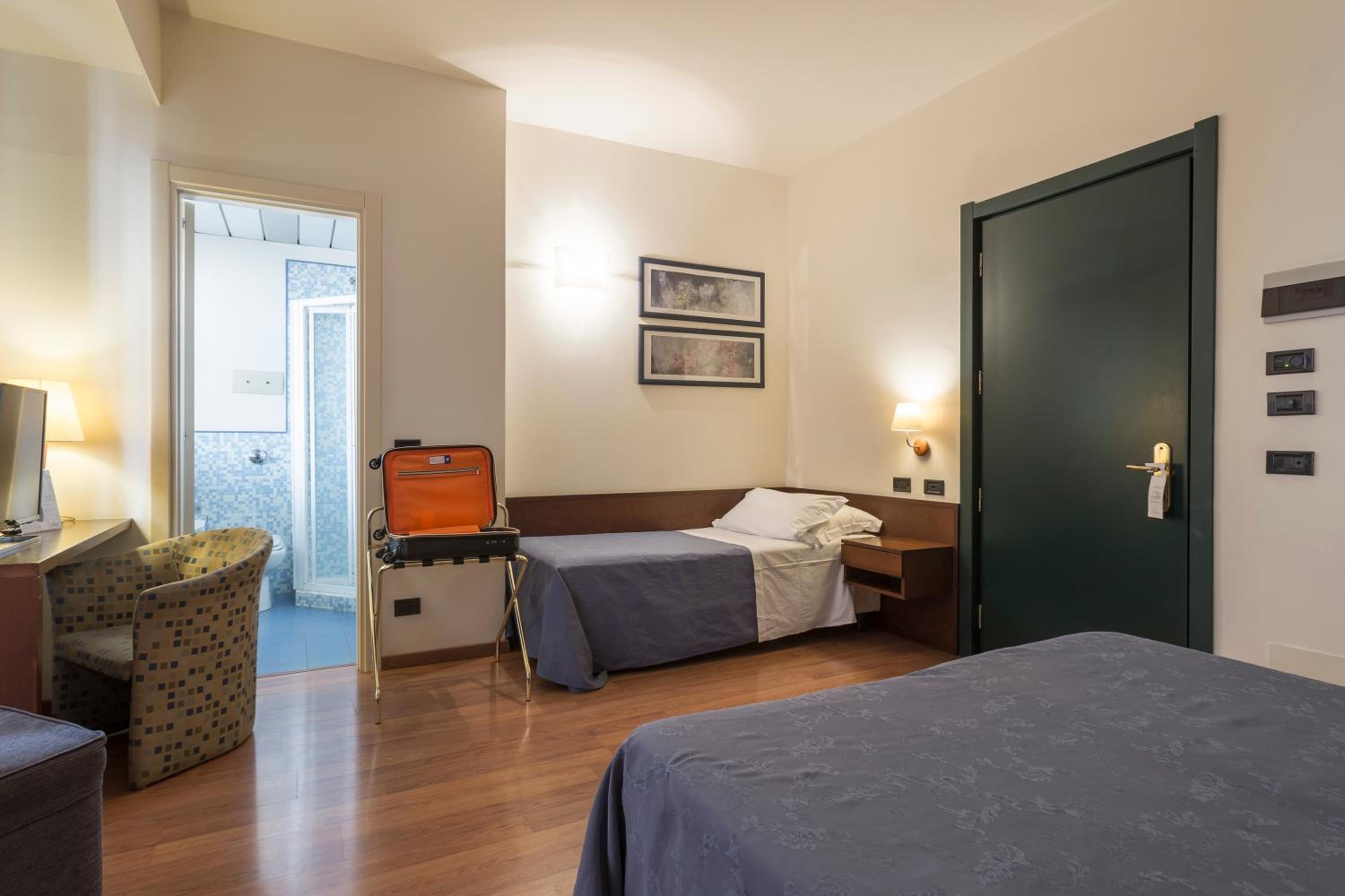 Standard, Twin Beds