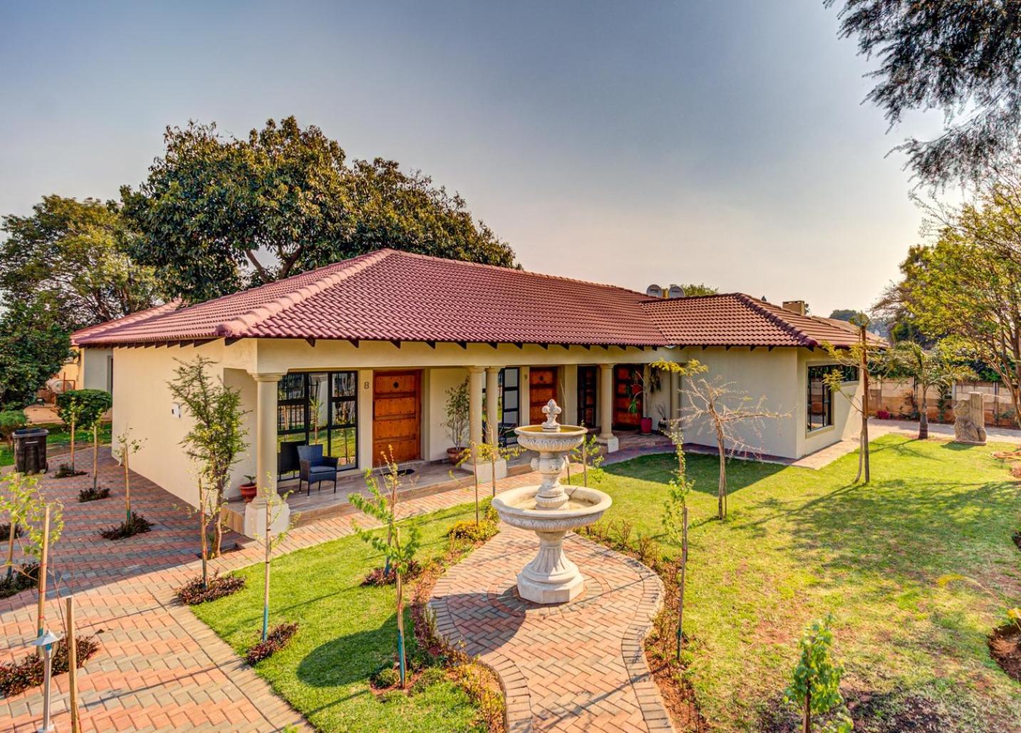 Eagle Rock Executive Guest House 2/35