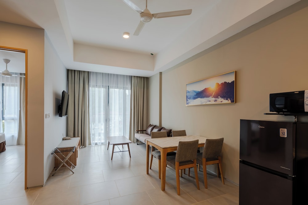 Zenith Suites Cameron 50/68