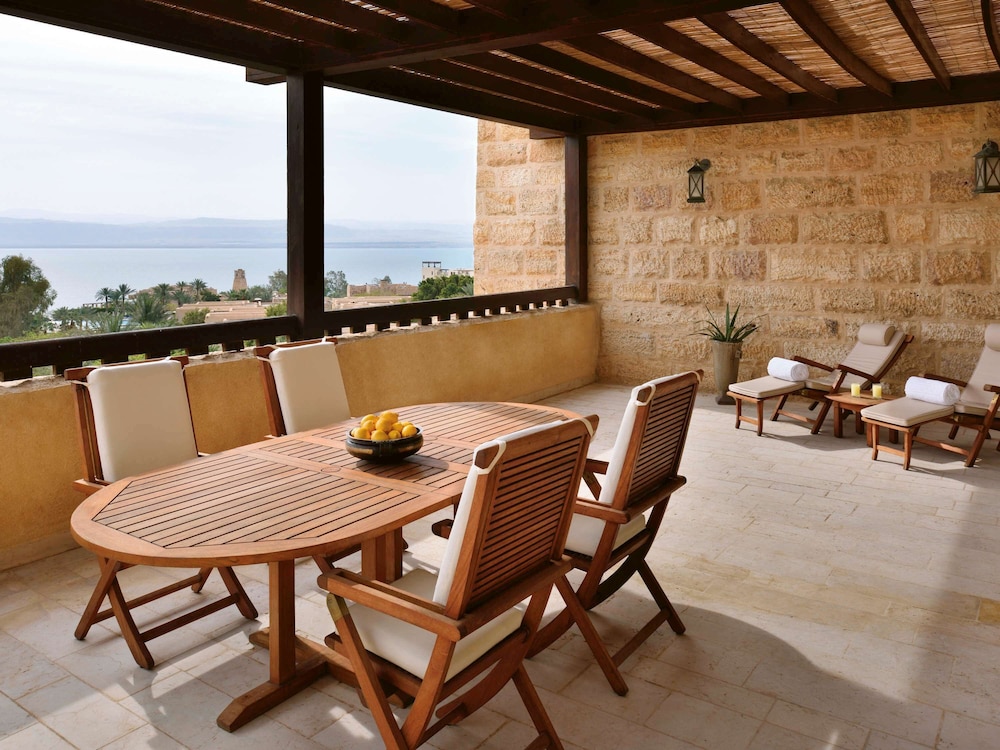 Movenpick Resort and Spa Dead Sea 62/75