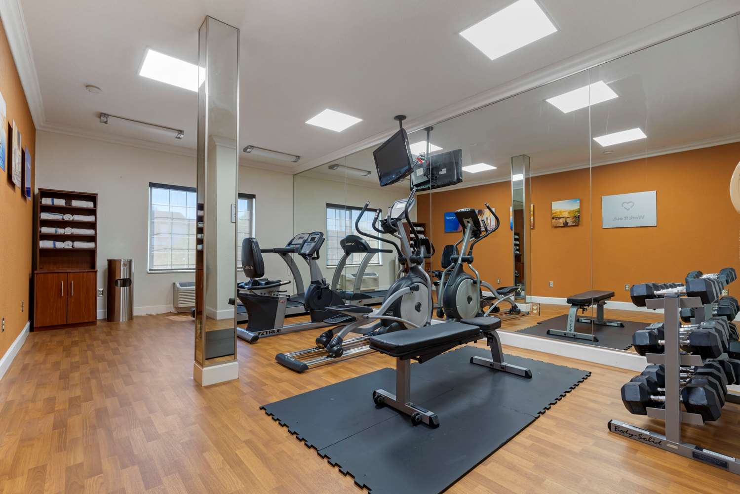 Comfort Suites Downtown Sacramento 25/47