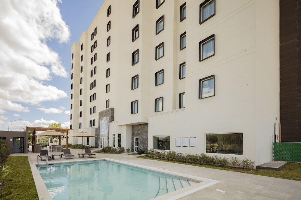 Staybridge Suites Saltillo 3/68