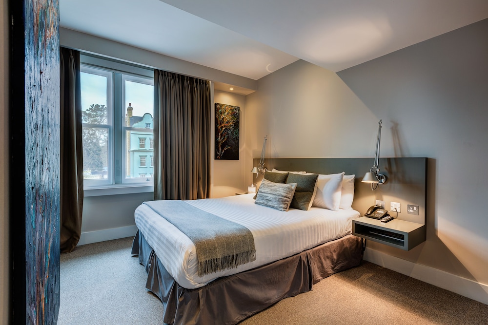 ROOM, DOUBLE BED, CITY VIEW