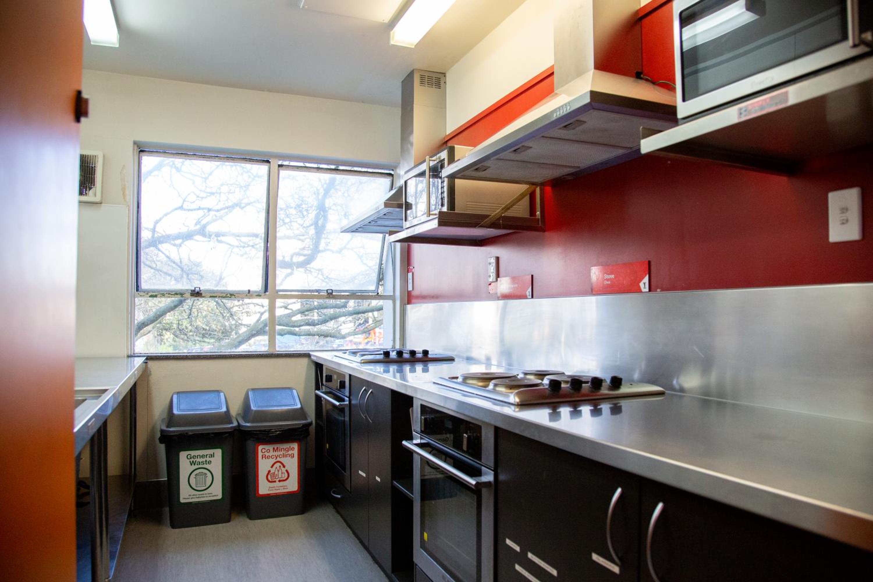 سكن مشترك للرجال، YMCA Hostel 2/2
