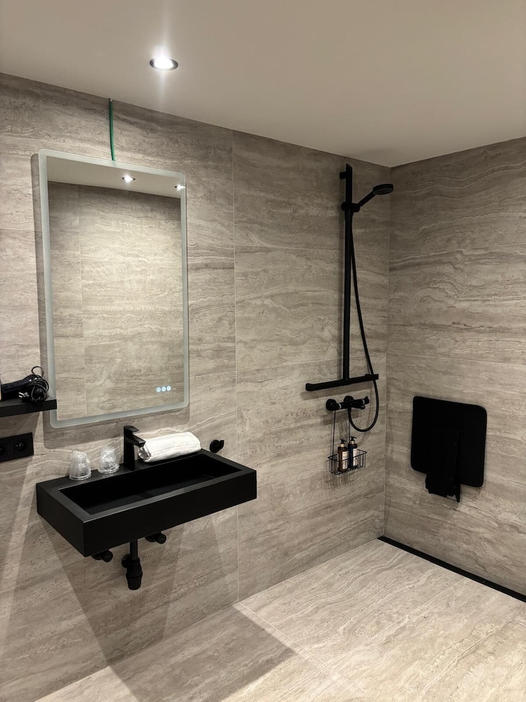 Salons Cortina 24/37