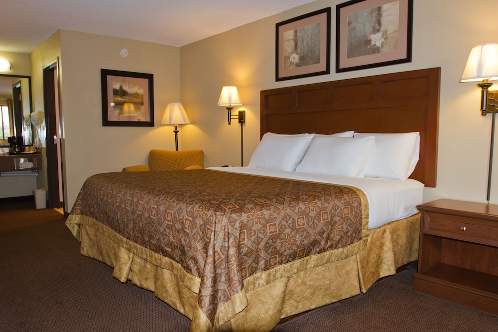 Greenstay Hotel and Suites St James 7/62