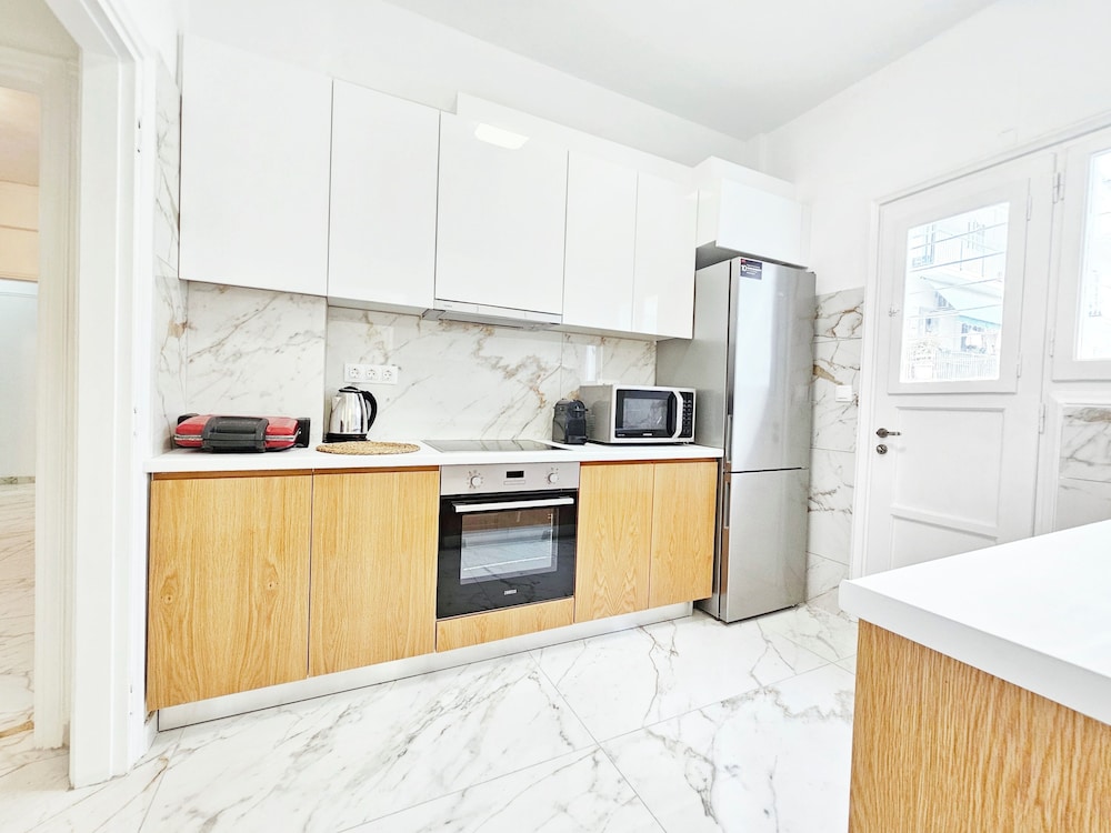 Athens House 5/49