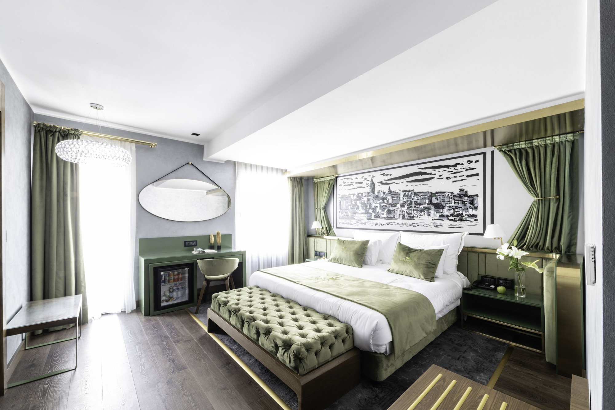 JUNIOR SUITE, KING BED, JETTED TUB