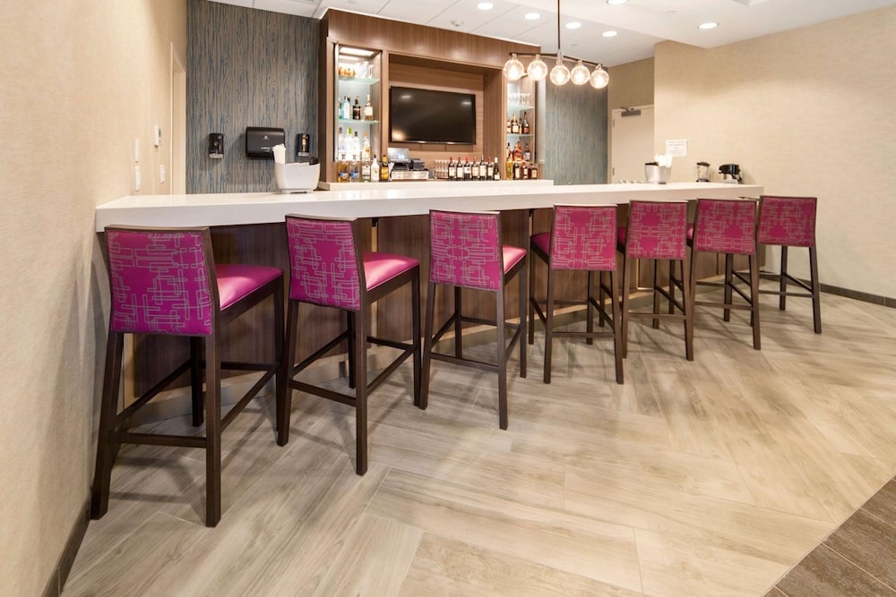 Home2 Suites by Hilton Newark Airport 25/25